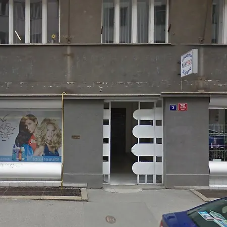 Apartment Premier Old Town Hradebni